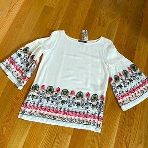 Karen Kane Desert Gypsy Embroidery Top with Bell Sleeves Size XS NWT